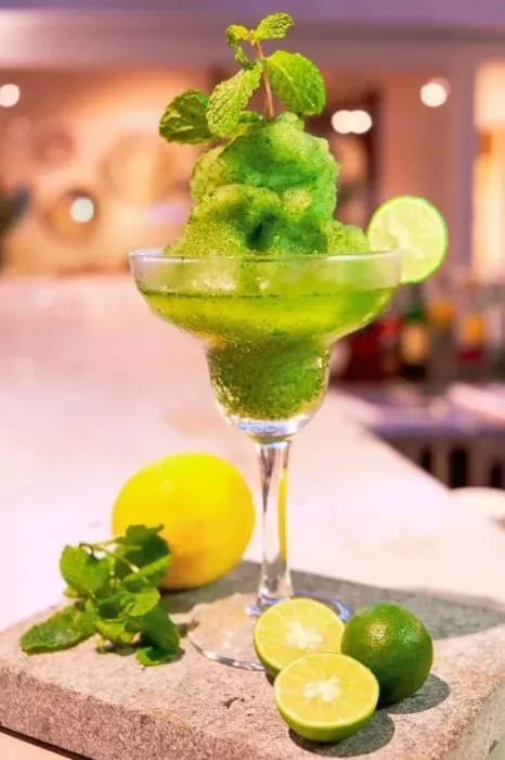 Ресторан-бар "Oswego Bali Bar & Dining"