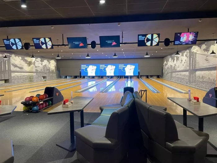 Боулинг-клуб "Brooklyn Bowl"