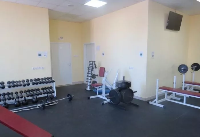 Физкультурно-оздоровительный центр "АЙС"