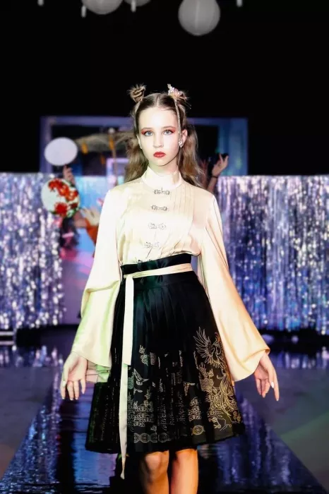 Модельное агентство "Maxi Models" на Челюскинцев