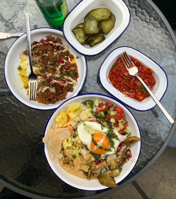 Кафе "Hummus Kimchi"