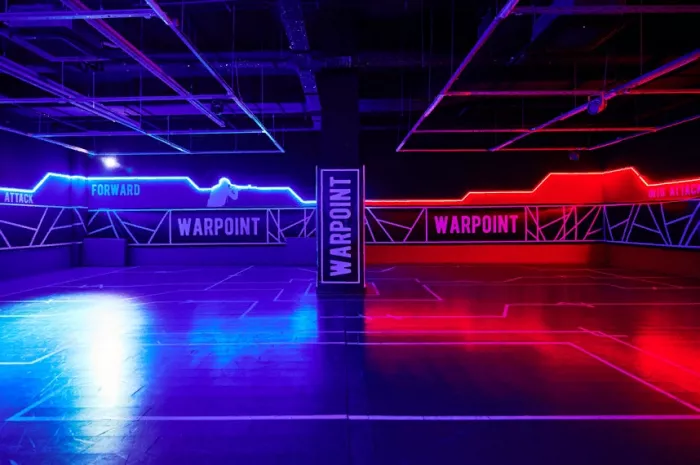 Арена виртуальной реальности "WARPOINT" на Торфяной