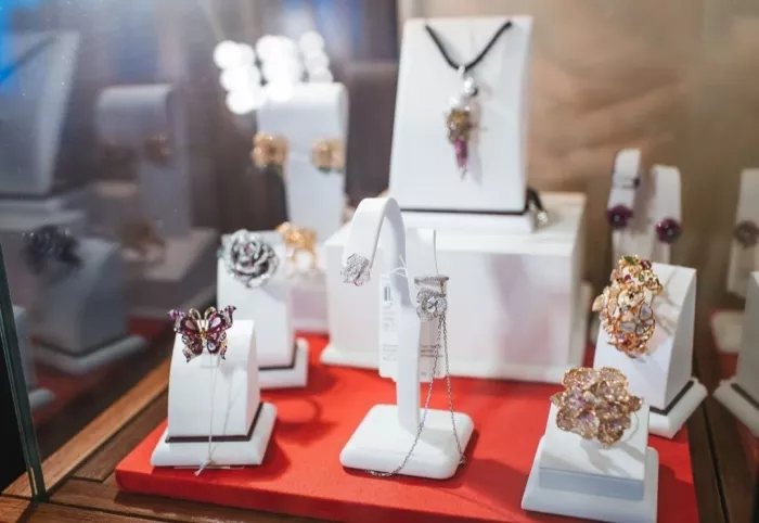 Сеть ювелирных салонов "MIUZ Diamonds"