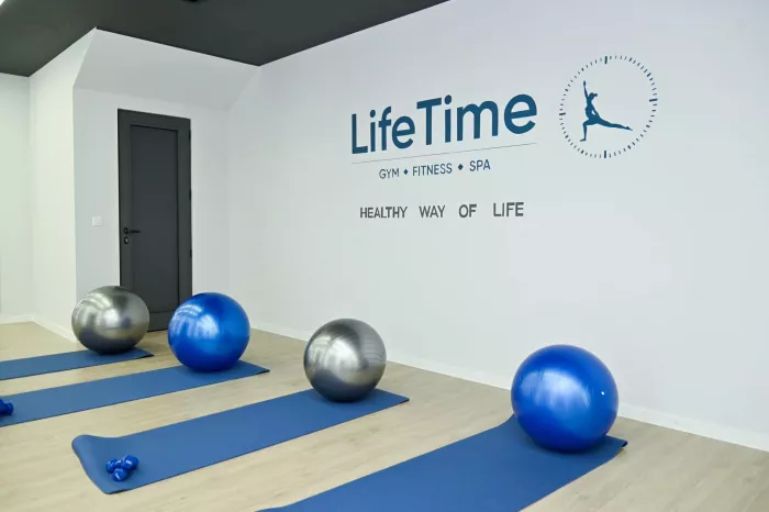 Фитнес-клуб " Life Time Premium"