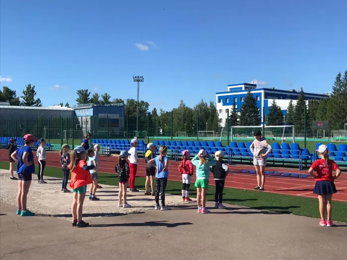 Школа фигурного катания "Веселые коньки"