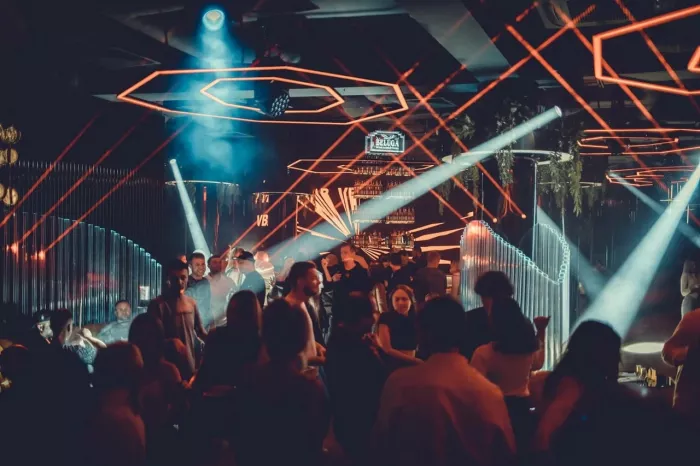 Ночной клуб "V-bar"