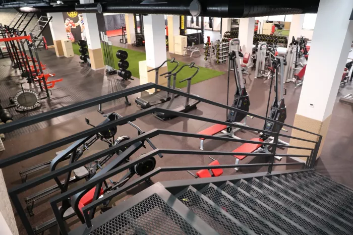 Спортивный комплекс "Gold`s Gym"
