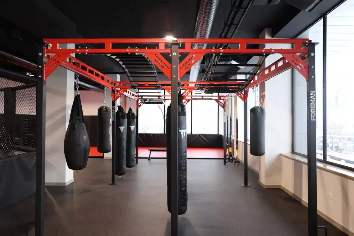 Спортивный комплекс "Gold`s Gym"