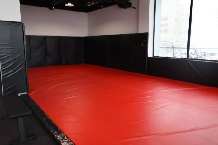 Спортивный комплекс "Gold`s Gym"