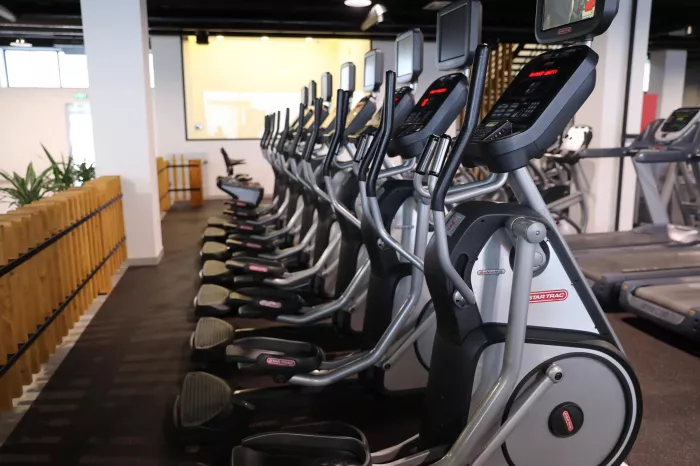 Спортивный комплекс "Gold`s Gym"