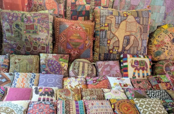 Текстильный базар Textile Souk