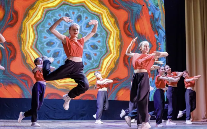 ​Школа танцев "E-Motion"
