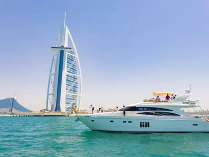 Экскурсии на яхте от компании "Xclusive Yachts"