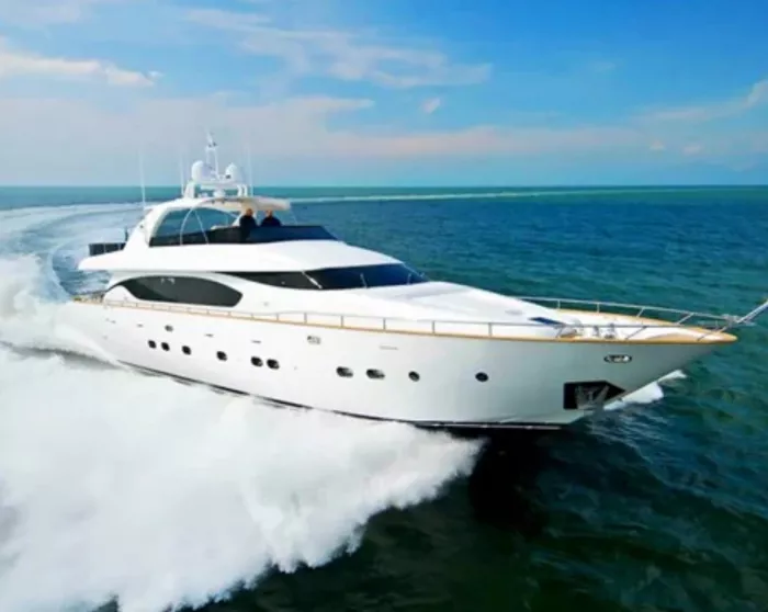 Экскурсии на яхте от компании "Xclusive Yachts"