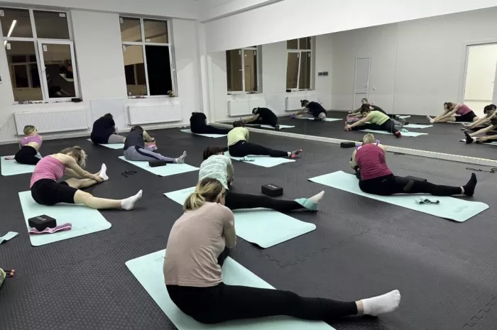 Студия растяжки, танцев и фитнеса "As fit"