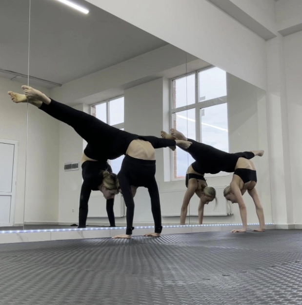 Студия растяжки, танцев и фитнеса "As fit"