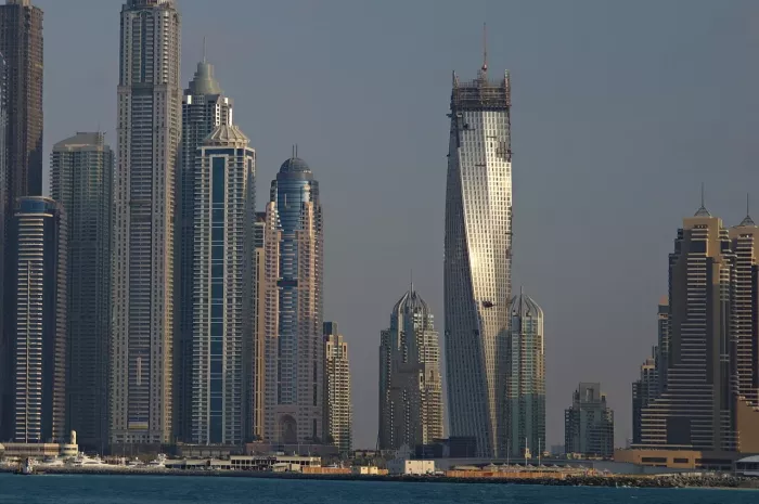 Небоскреб "Cayan Tower"