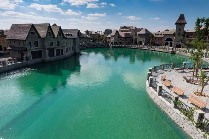 Променад “Riverland Dubai”