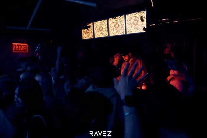Ночной клуб "Ravez"