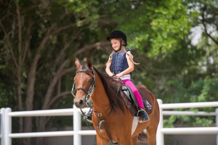 Клуб верховой езды “Jebel Ali Equestrian Club”