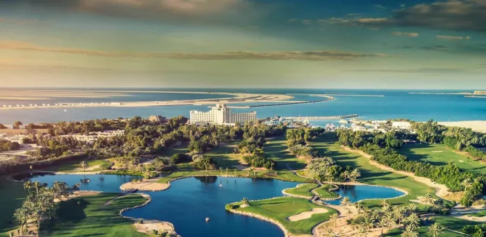 Поле для гольфа «Jebel Ali Golf Resort»