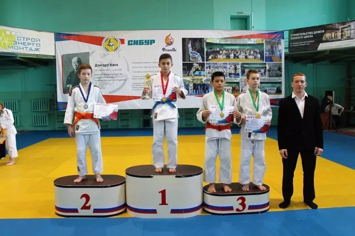 Школа единоборств "Waza-Ari"