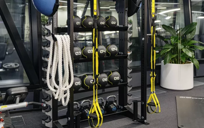 Фитнес-клуб "Crocus fitness" Iskra Gym