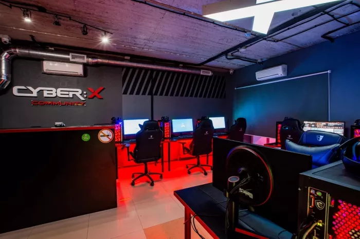 Компьютерный клуб "CyberX" на Текучёва