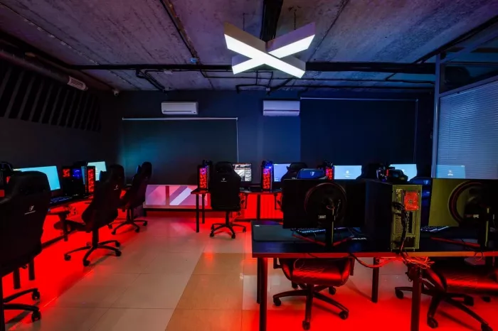 Компьютерный клуб "CyberX" на Текучёва
