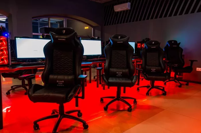 Компьютерный клуб "CyberX" на Текучёва
