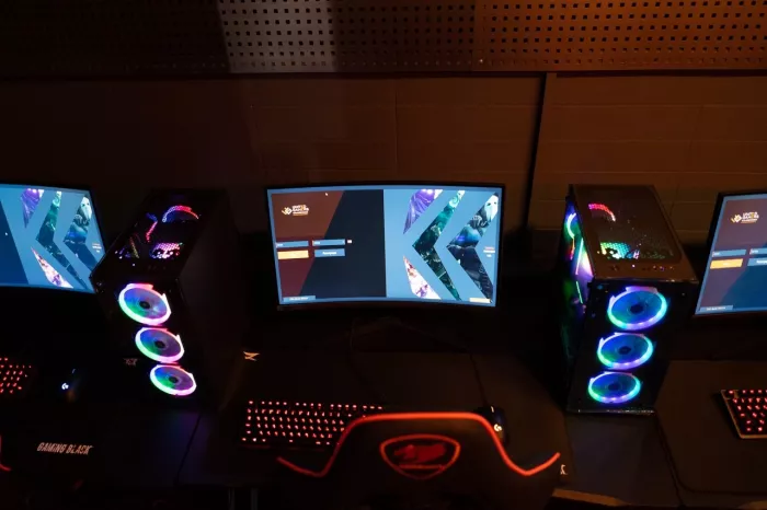 Компьютерный клуб "United Gamers"