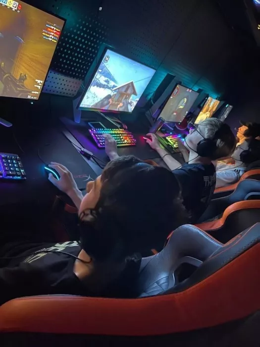 Компьютерный клуб "Win Over Time" на Зорге