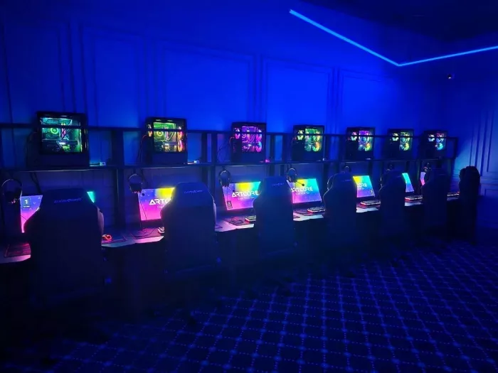 Компьютерный клуб "ARTCORE" на Баумана