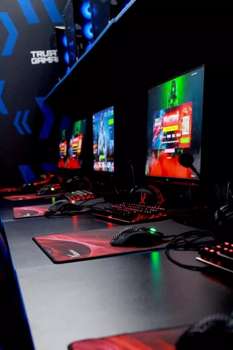 Компьютерный клуб "True Gamers"