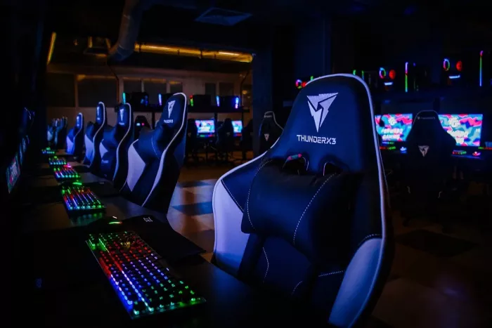 Компьютерный клуб "Forward Gaming"