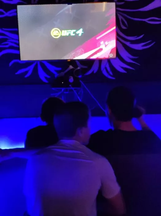 Компьютерный клуб "Playstation"