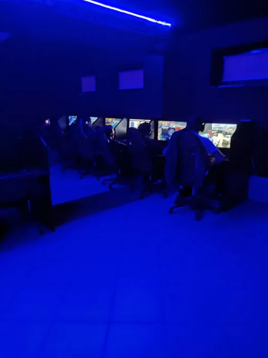 Компьютерный клуб "Playstation"