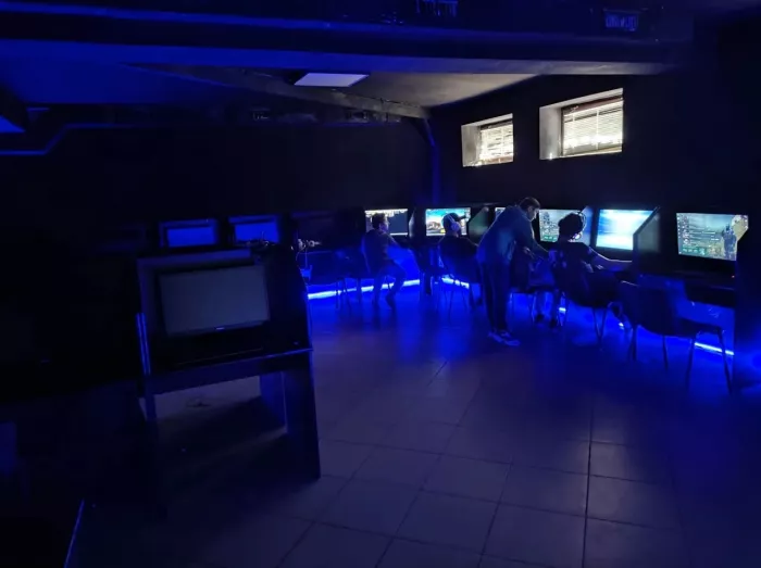 Компьютерный клуб "Playstation"