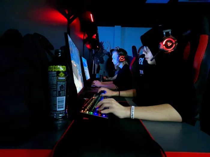 Компьютерный клуб "CyberZona" на Куйбышева