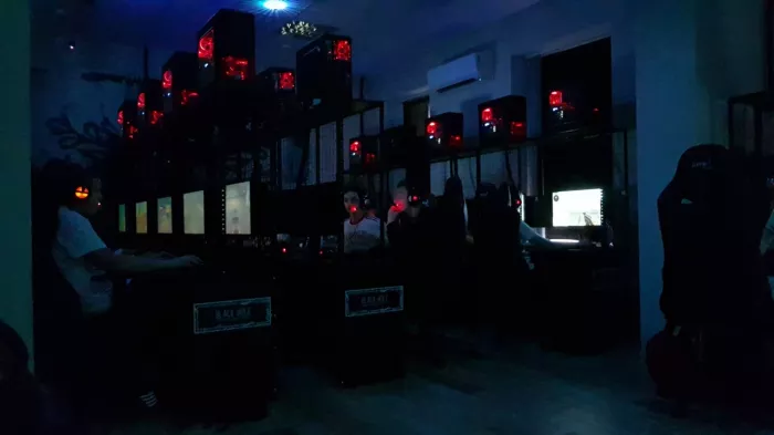 Компьютерный клуб "Black hole"