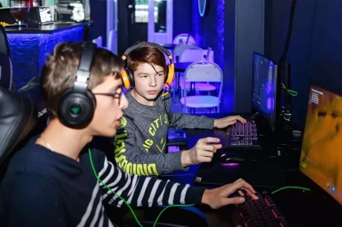 Кибер клуб "YouPlay" на Сокольническом Кругу