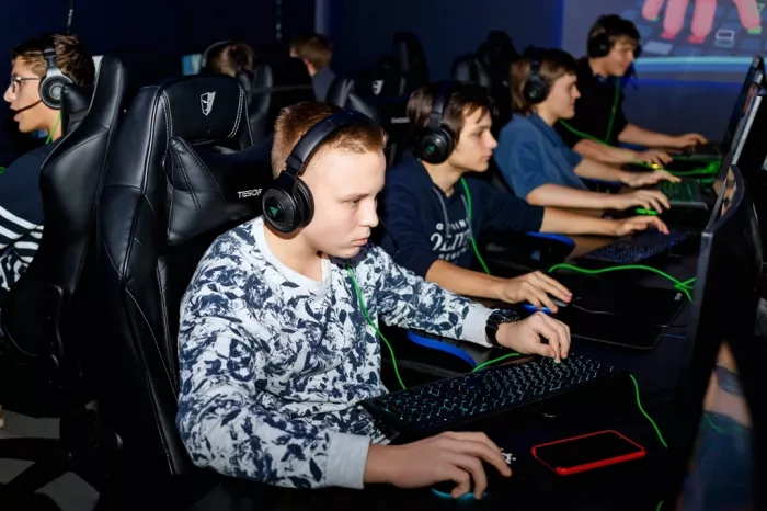 Кибер клуб "YouPlay" на Сокольническом Кругу
