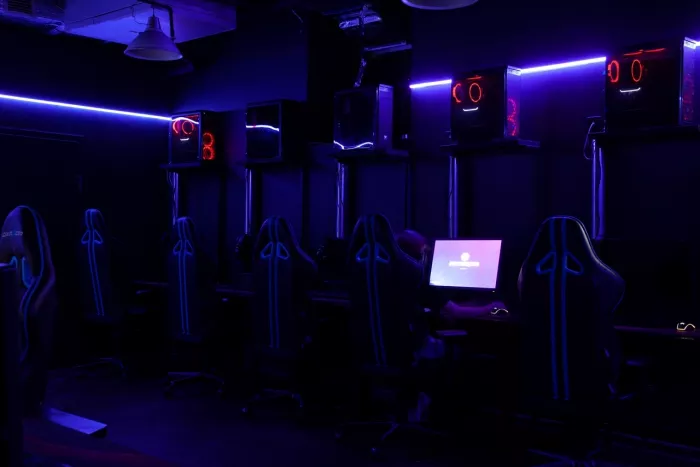 Компьютерный клуб "Jat Play"