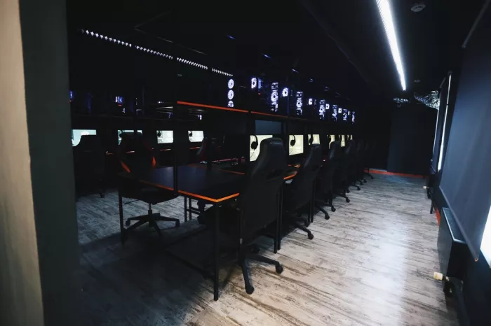 Компьютерный клуб "Battle Hall"