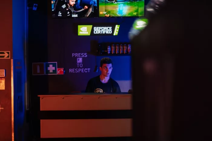 Компьютерный клуб "EZ KATKA"