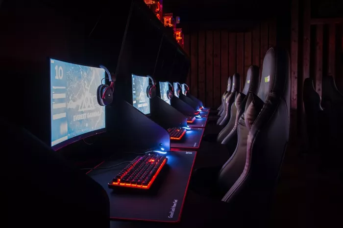 Кибер клуб "Everest Gaming"