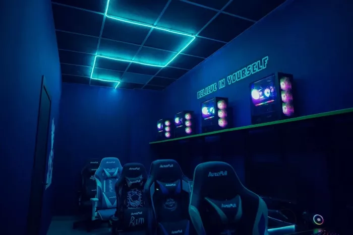 Компьютерный клуб "GameCore"