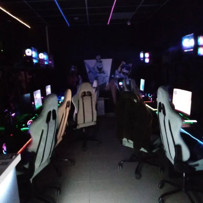 Компьютерный клуб "GameCore"