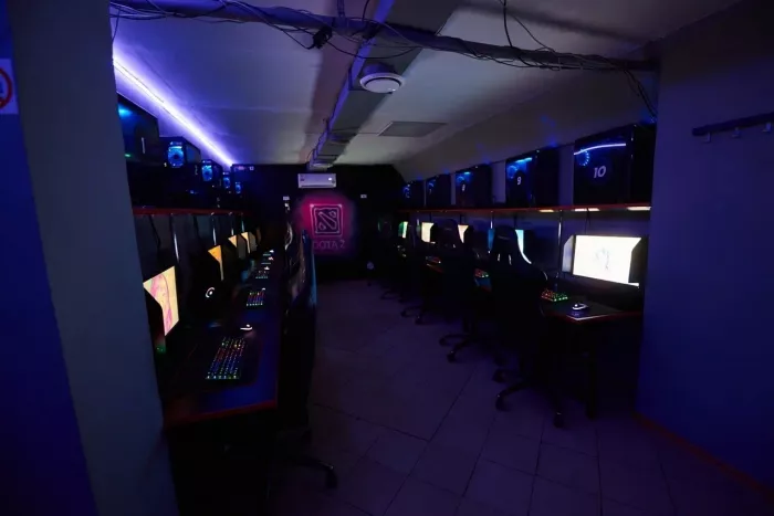 Кибер клуб "Arena" на Ленинградское