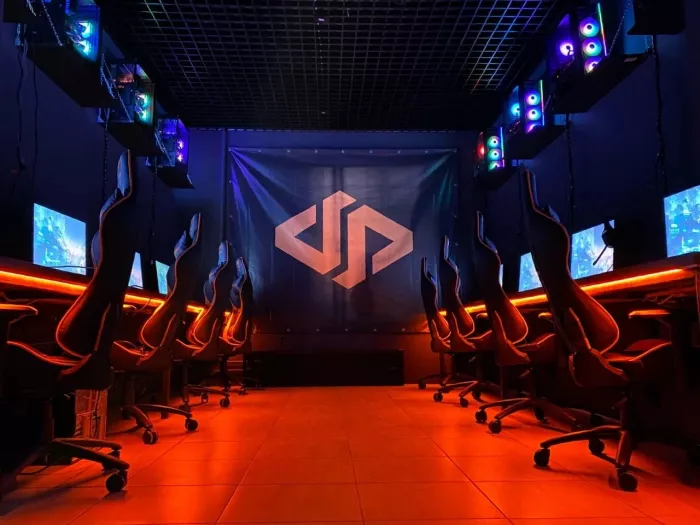 Кибер клуб "SavePoint" на Дубнинской